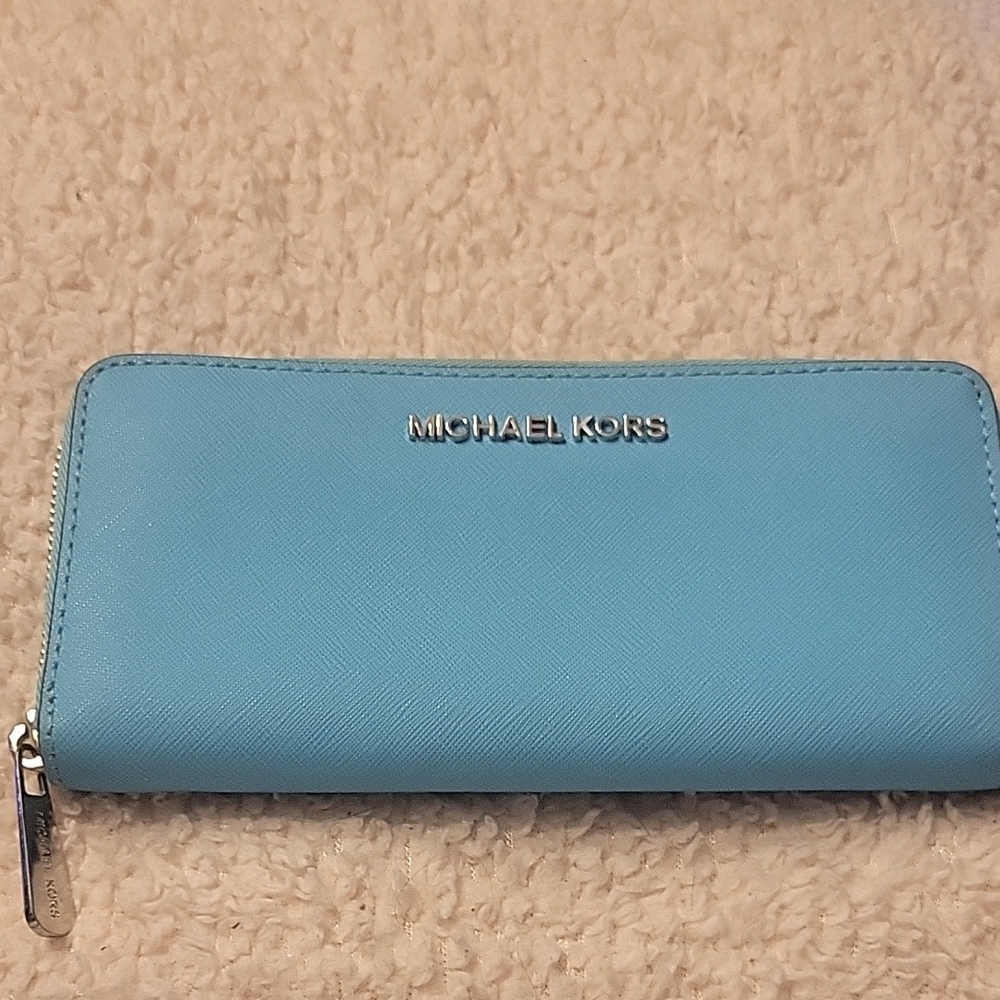 Michael Kors Blue Wallet with Zip Closure and Saffiano Leather